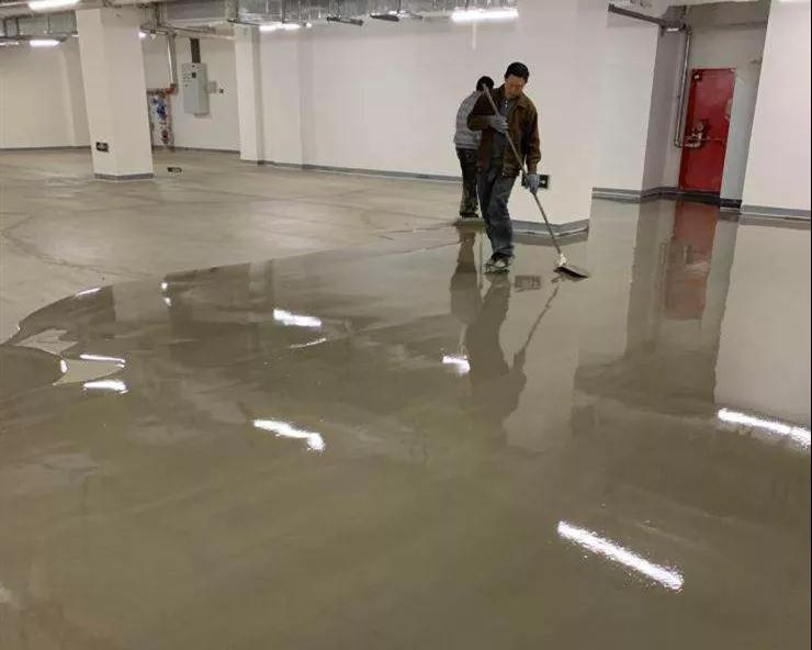 水泥對(duì)天然無水石膏基自流平砂漿性能的影響